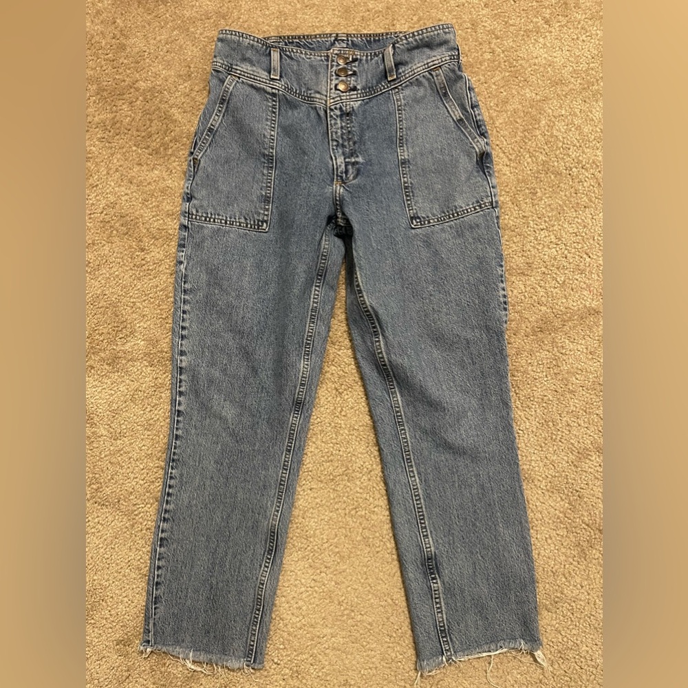 Women’s Abercrombie & Fitch Y2K High Rise Raw Hem Cropped Mom Jeans Size 29